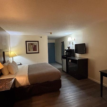 Quality Inn & Suites Woodstock Near Lake Geneva Exteriér fotografie