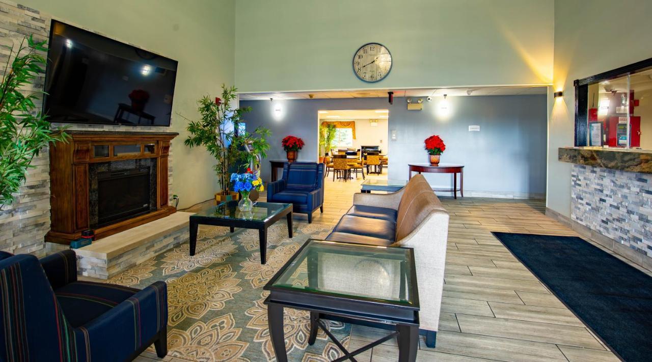 Quality Inn & Suites Woodstock Near Lake Geneva Exteriér fotografie