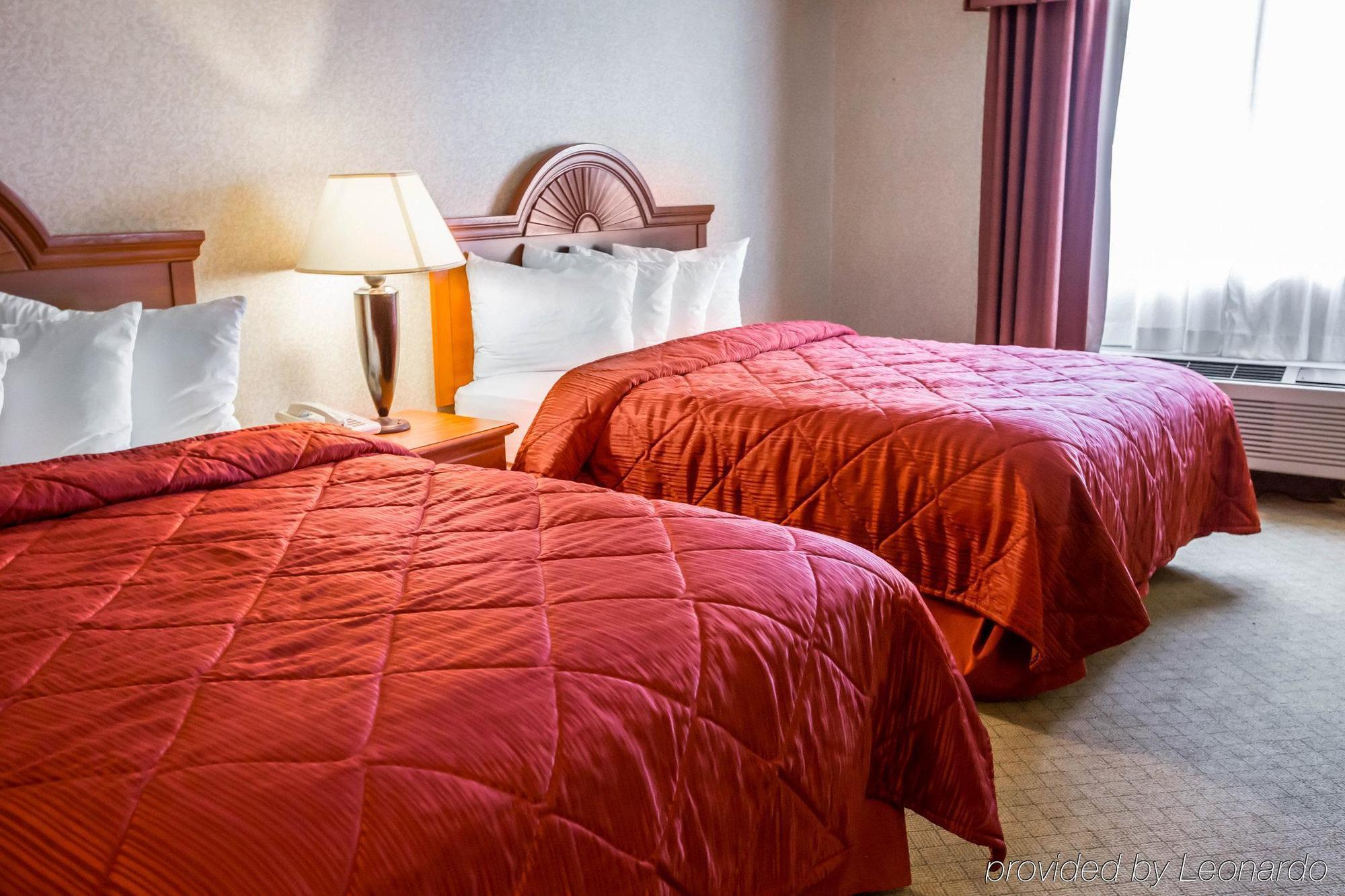 Quality Inn & Suites Woodstock Near Lake Geneva Exteriér fotografie
