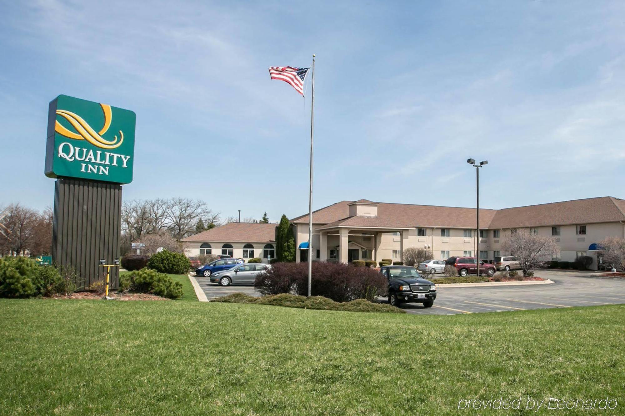 Quality Inn & Suites Woodstock Near Lake Geneva Exteriér fotografie