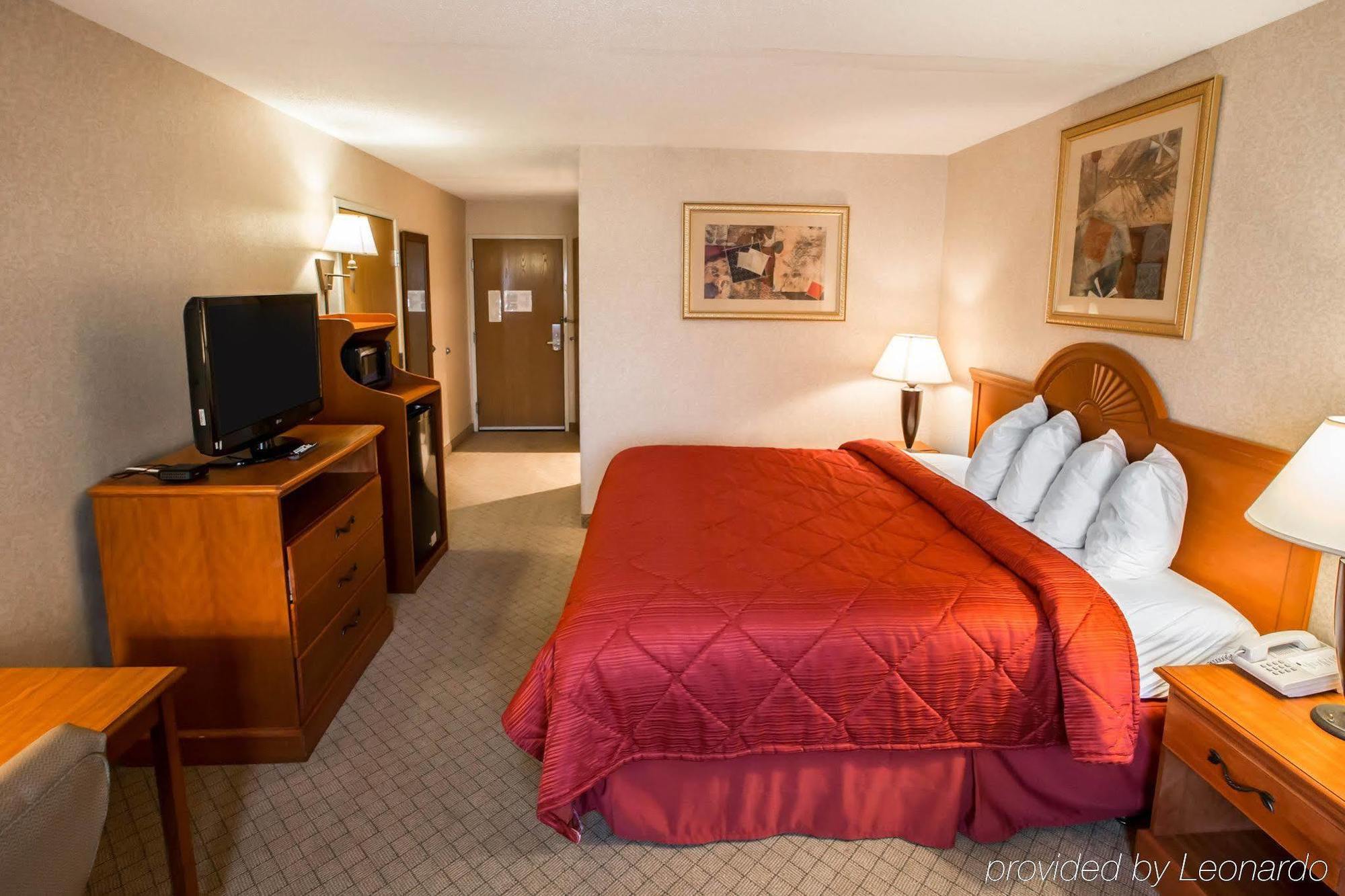 Quality Inn & Suites Woodstock Near Lake Geneva Exteriér fotografie