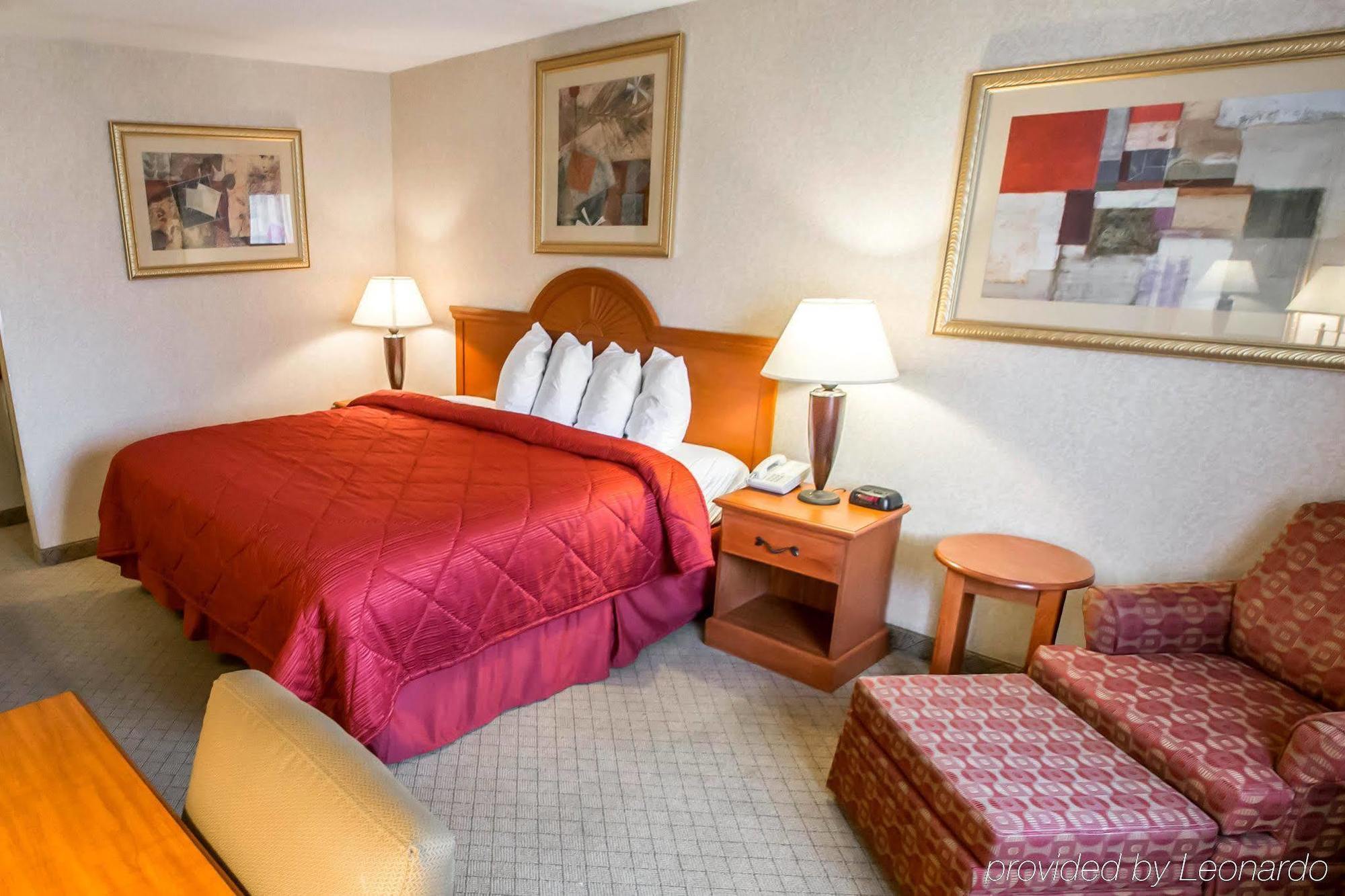 Quality Inn & Suites Woodstock Near Lake Geneva Exteriér fotografie