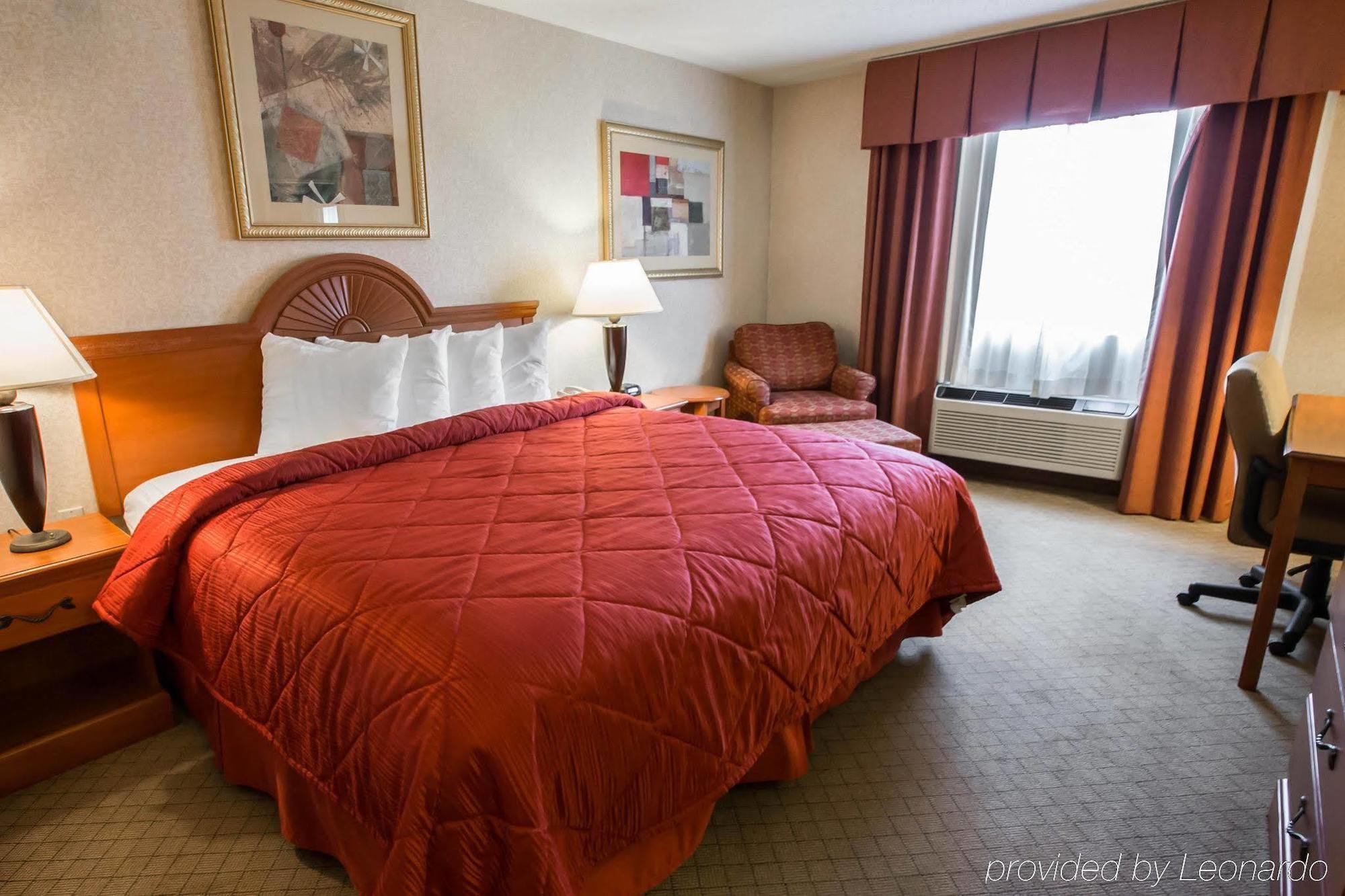 Quality Inn & Suites Woodstock Near Lake Geneva Exteriér fotografie