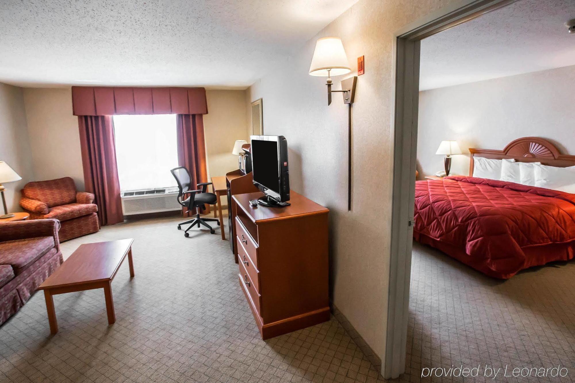 Quality Inn & Suites Woodstock Near Lake Geneva Exteriér fotografie