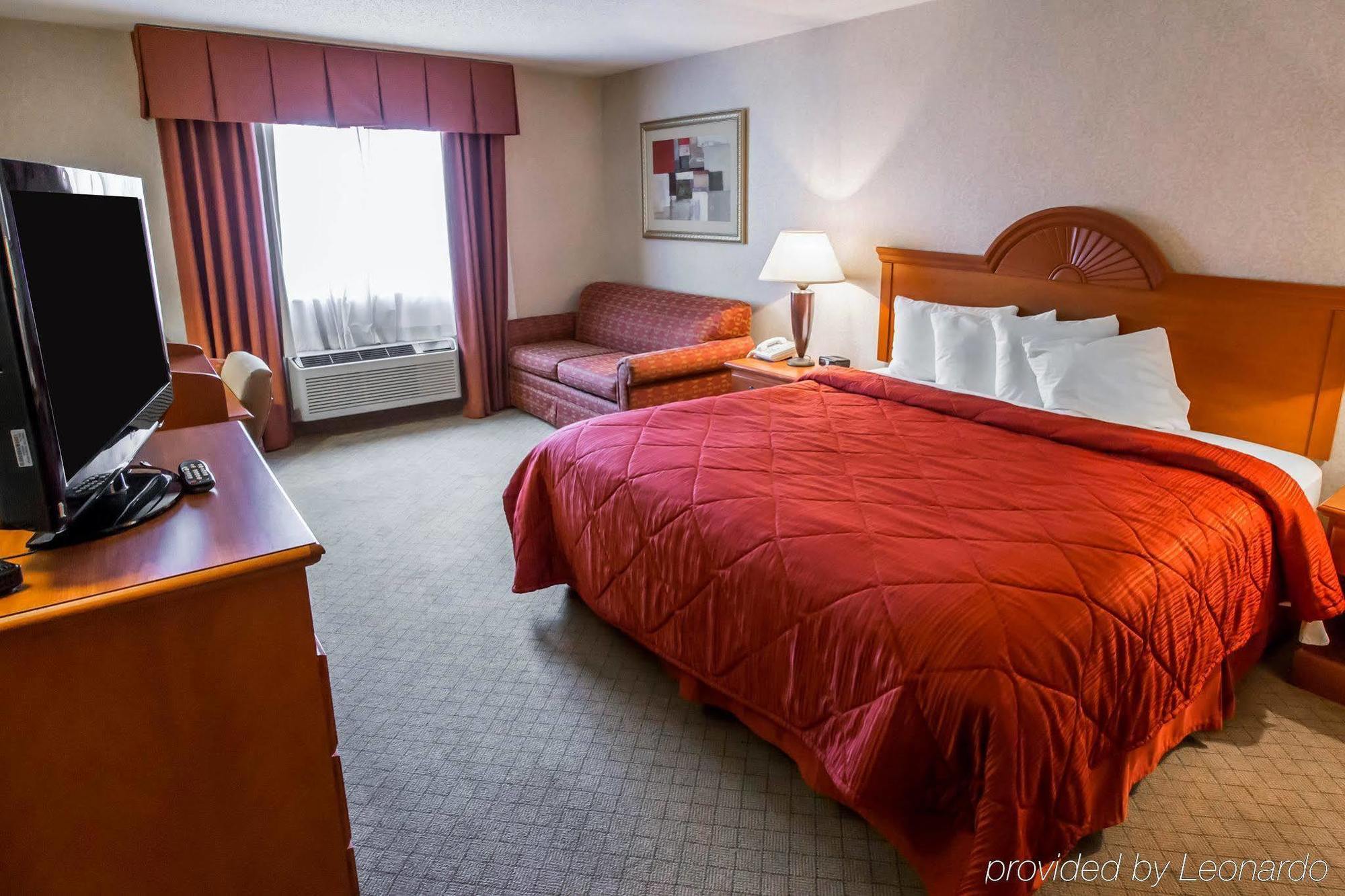 Quality Inn & Suites Woodstock Near Lake Geneva Exteriér fotografie