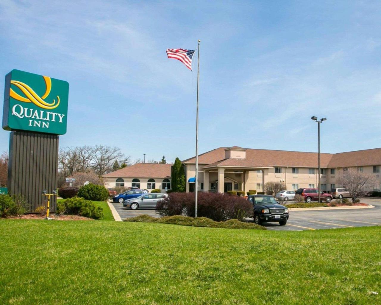 Quality Inn & Suites Woodstock Near Lake Geneva Exteriér fotografie